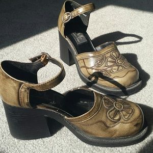 Modern edge size 6 shoes